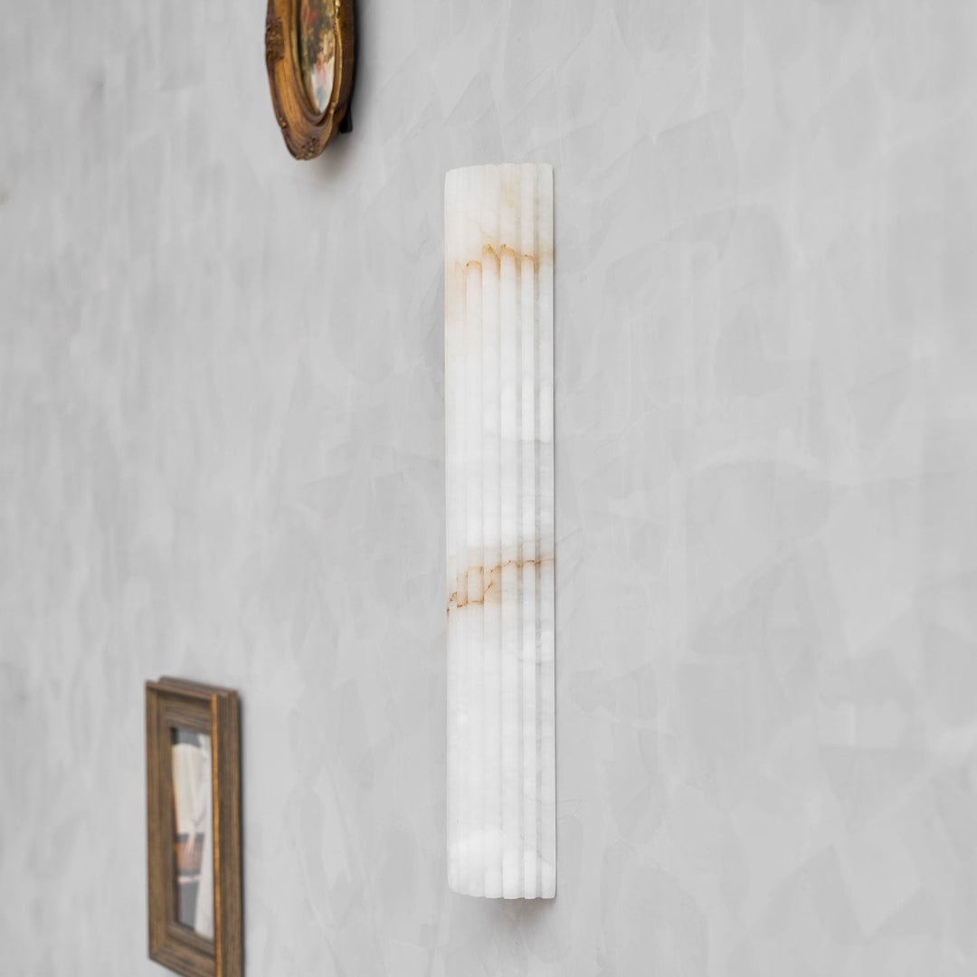 Luz de Pared LED Vertical Acanalada – Lámpara Decorativa de Interior