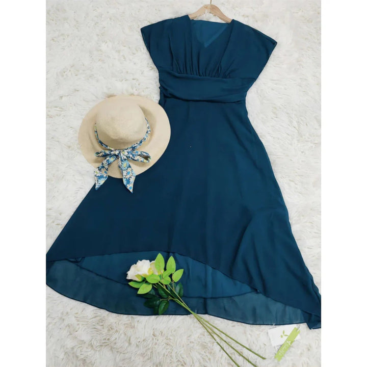 Liora | Elegantes Ausgestelltes Kleid Mit V-ausschnitt Für Frauen | Midi