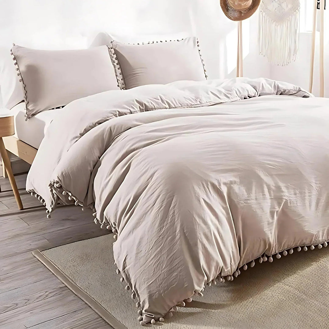 Scandinavian Style Quilt Bedding Set with Pompom Edge