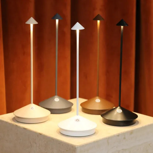 LumiTisch Kabellose LED-Tischleuchte – Dimmbar & Tragbar für Innen- und Außenbereich | Modernes Design & Wiederaufladbar