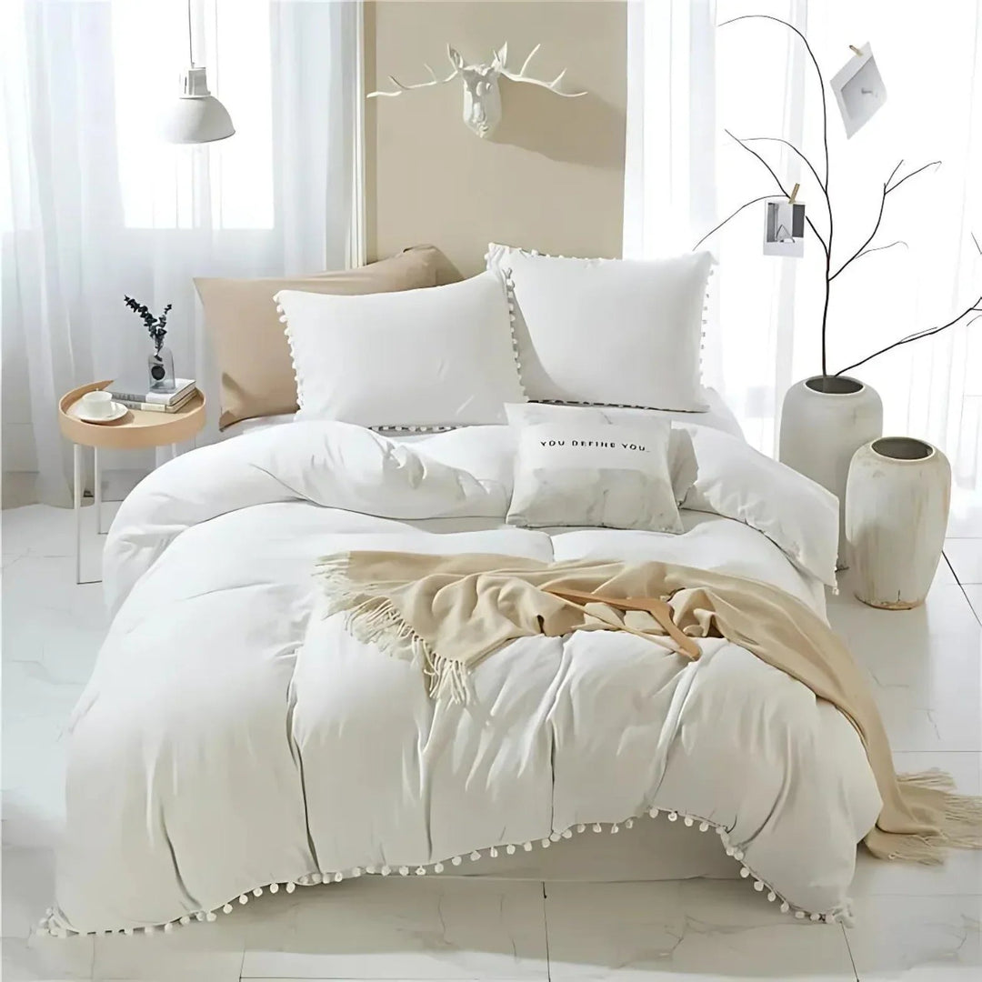 Scandinavian Style Quilt Bedding Set with Pompom Edge