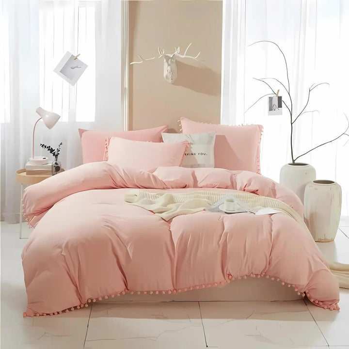 Scandinavian Style Quilt Bedding Set with Pompom Edge
