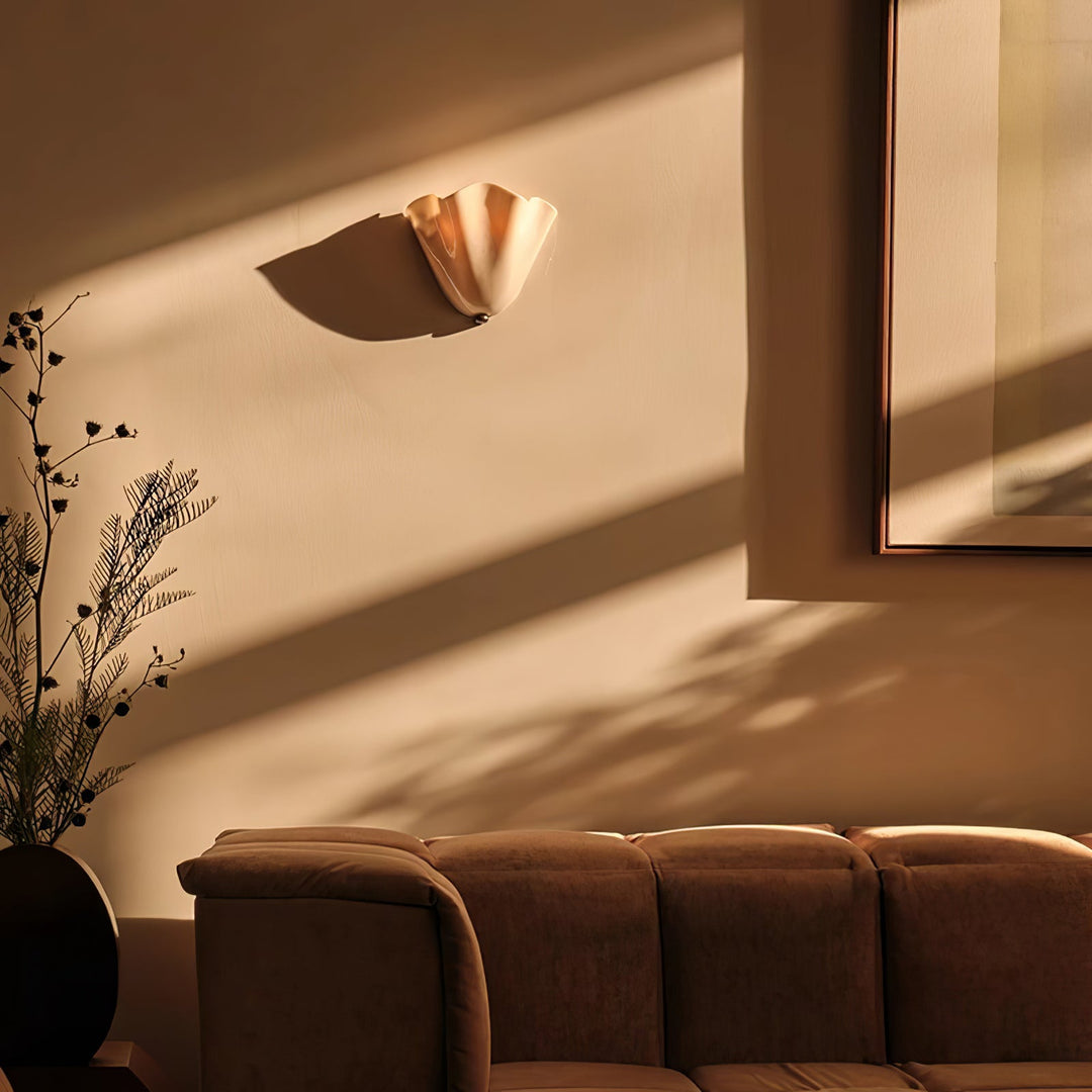 Sculpted Petal Wall Light – Modern Indoor Sconce