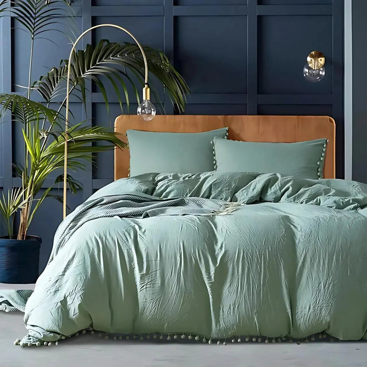 Scandinavian Style Quilt Bedding Set with Pompom Edge