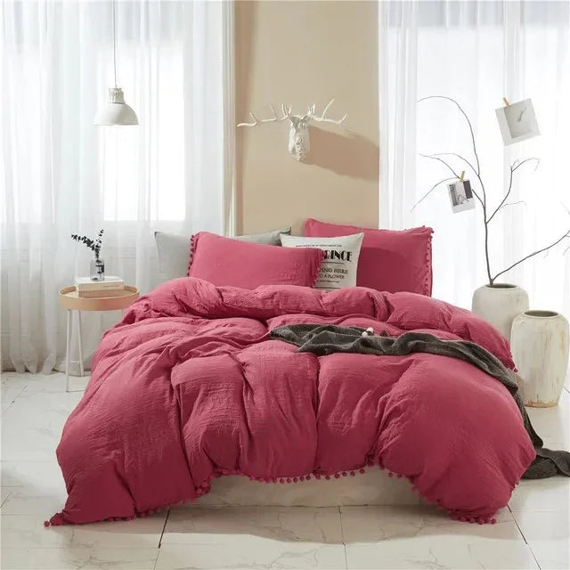 Scandinavian Style Quilt Bedding Set with Pompom Edge