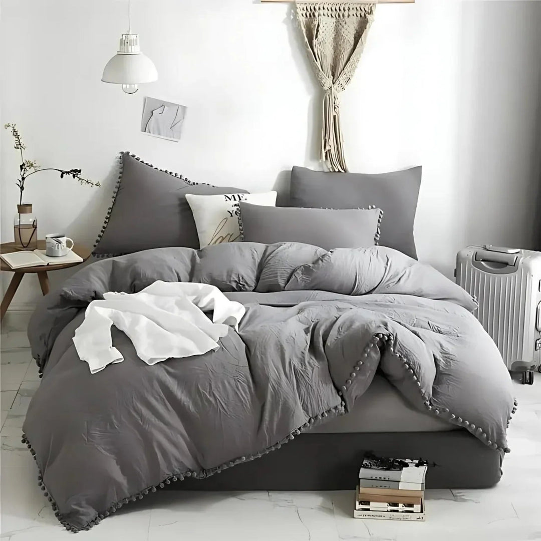 Scandinavian Style Quilt Bedding Set with Pompom Edge