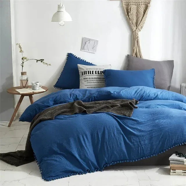Scandinavian Style Quilt Bedding Set with Pompom Edge