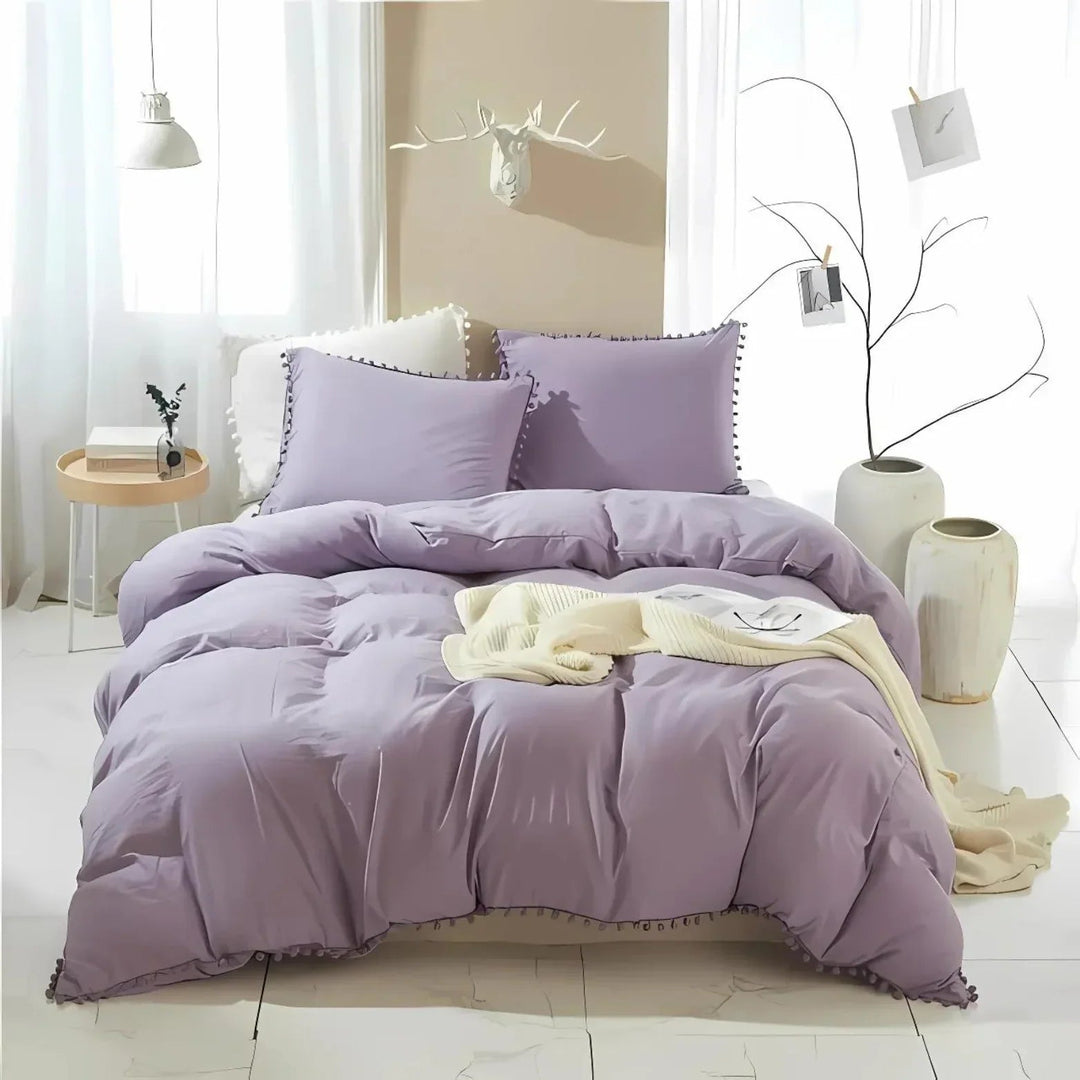 Scandinavian Style Quilt Bedding Set with Pompom Edge