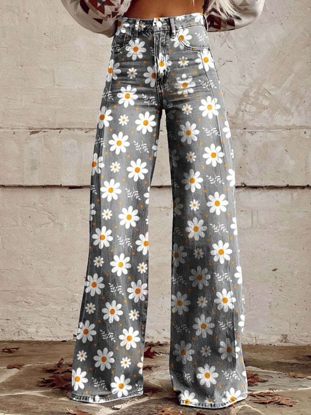 Romina | Lässige Jeans Mit Weitem Bein Und Blumenmuster Für Frauen