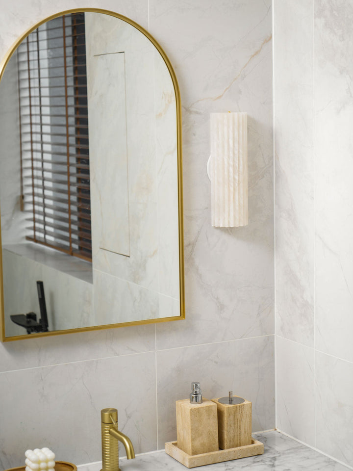 Luz de Pared LED Vertical Acanalada – Lámpara Decorativa de Interior