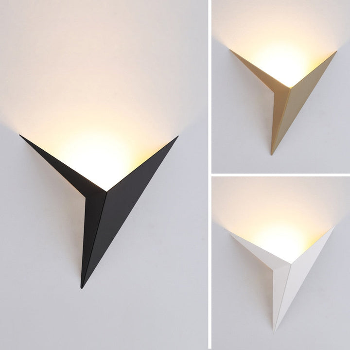Contemporary LED Wall Light – Geometric Accent Lamp