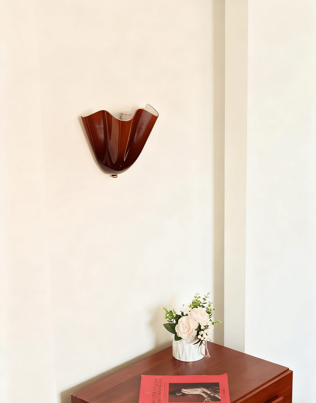 Sculpted Petal Wall Light – Modern Indoor Sconce
