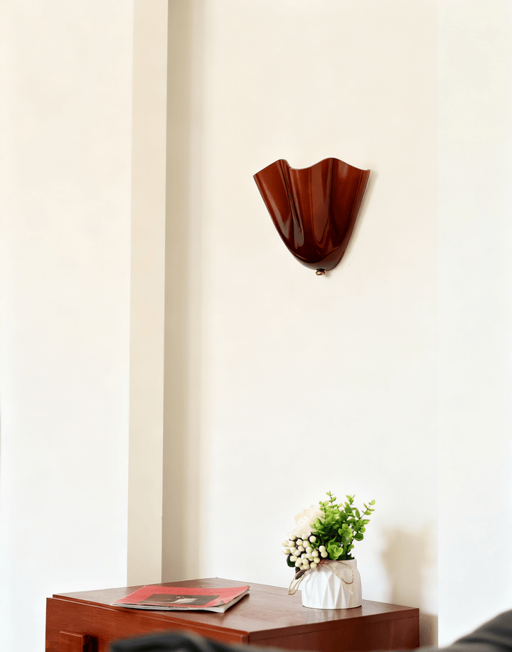 Sculpted Petal Wall Light – Modern Indoor Sconce