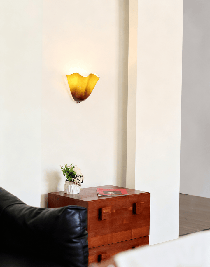 Sculpted Petal Wall Light – Modern Indoor Sconce