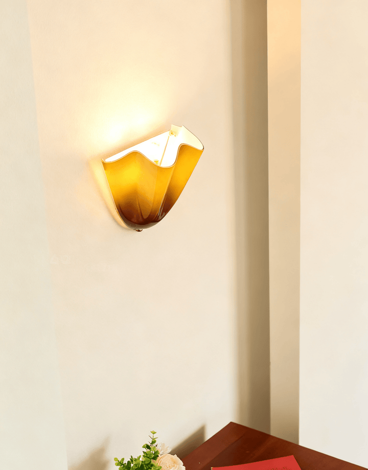Sculpted Petal Wall Light – Modern Indoor Sconce