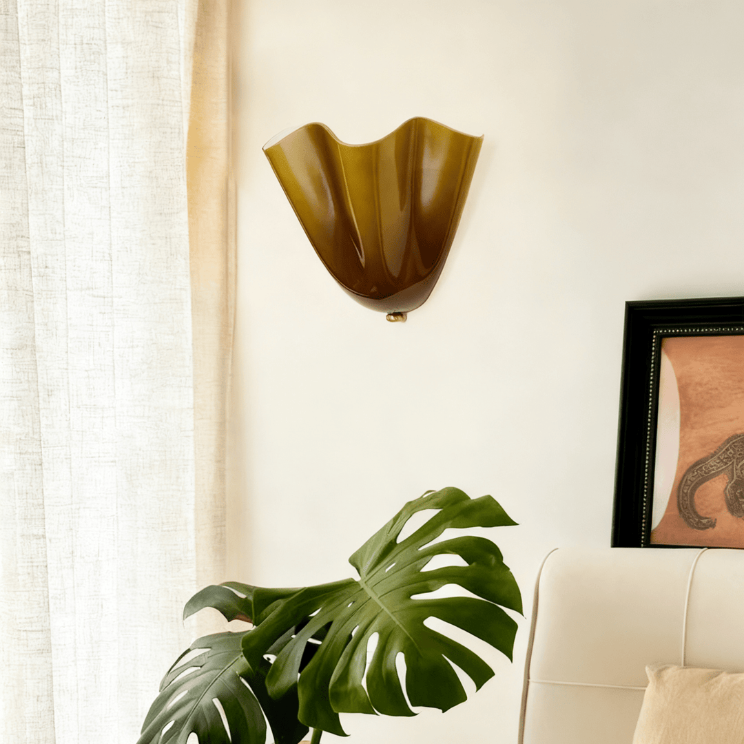 Sculpted Petal Wall Light – Modern Indoor Sconce