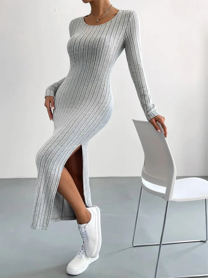 Gestricktes Midikleid Mit Langen Ärmeln | Seitenschlitz