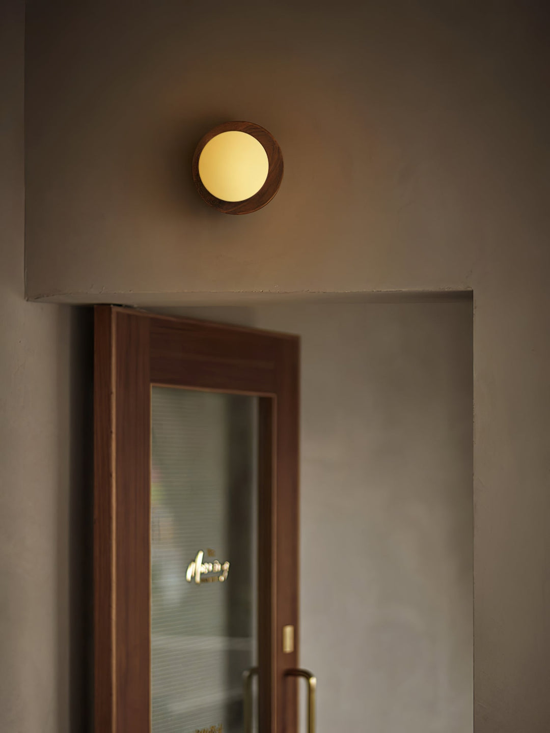 Natura Orb Holz-Wandleuchte