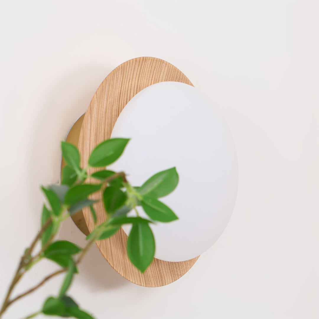 Natura Orb Holz-Wandleuchte