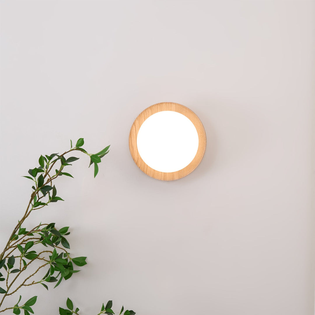Natura Orb Holz-Wandleuchte