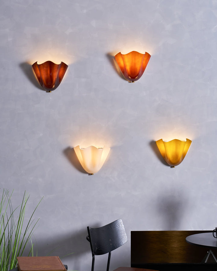 Sculpted Petal Wall Light – Modern Indoor Sconce