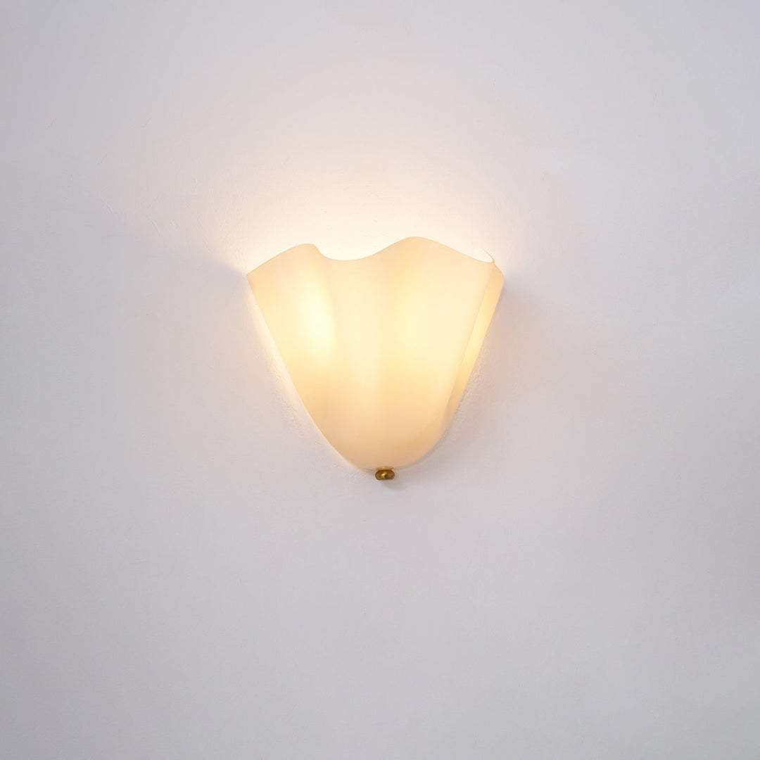 Sculpted Petal Wall Light – Modern Indoor Sconce