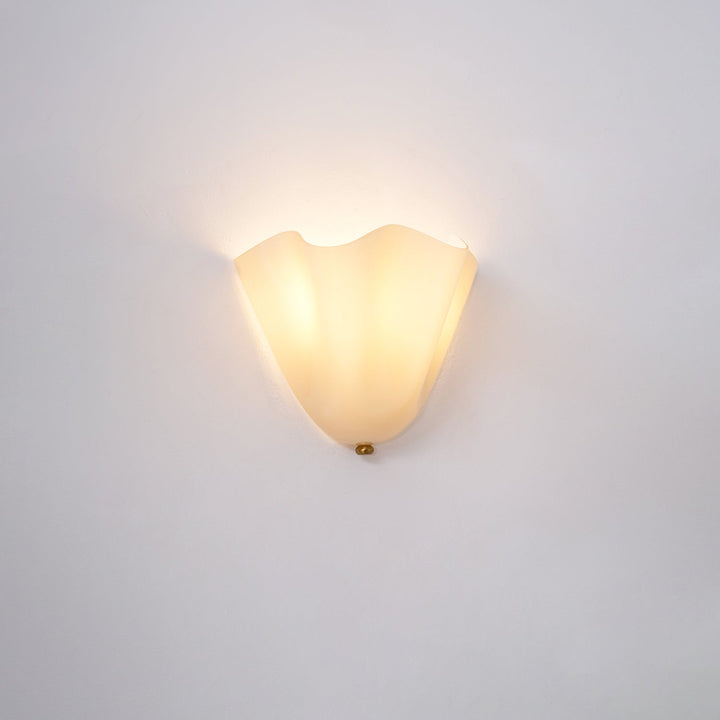 Sculpted Petal Wall Light – Modern Indoor Sconce