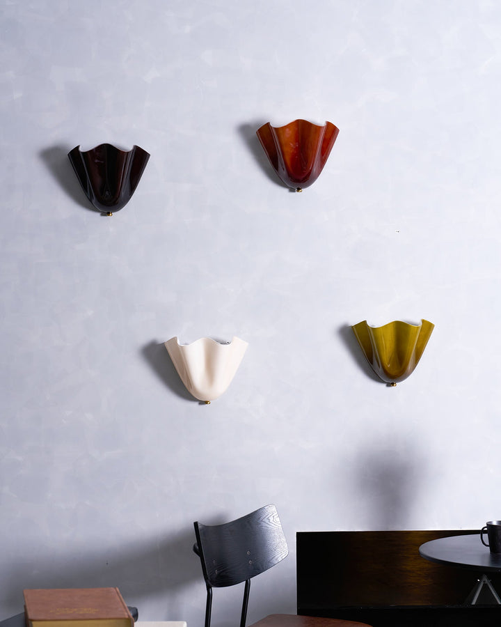 Sculpted Petal Wall Light – Modern Indoor Sconce
