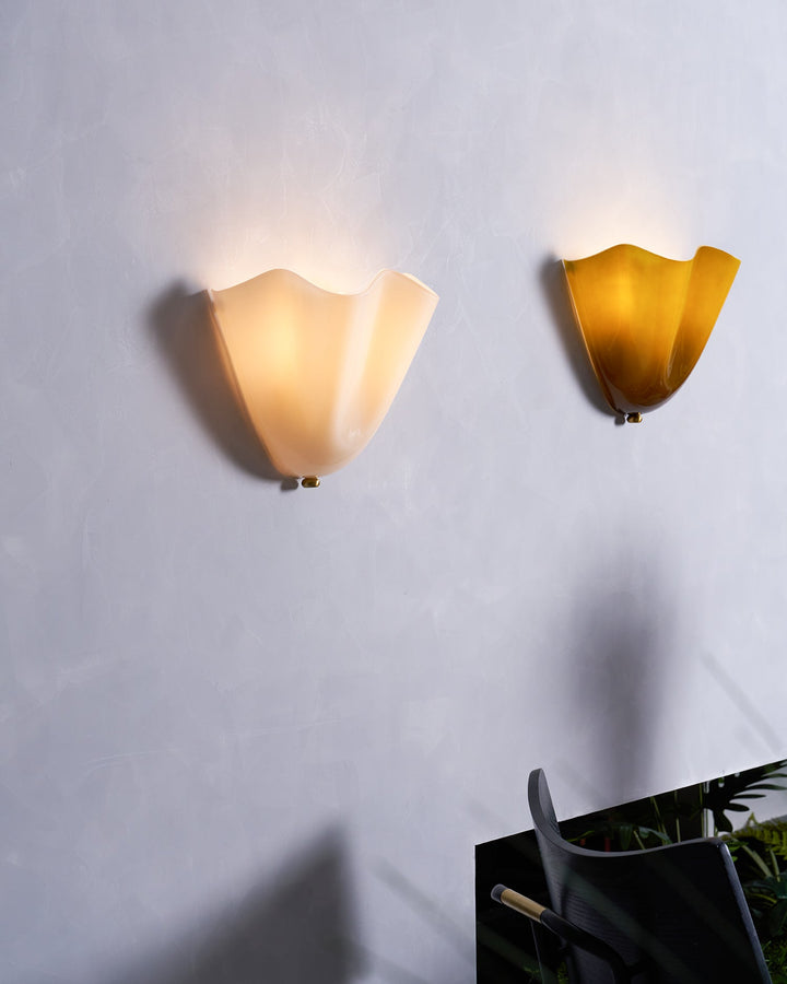 Sculpted Petal Wall Light – Modern Indoor Sconce