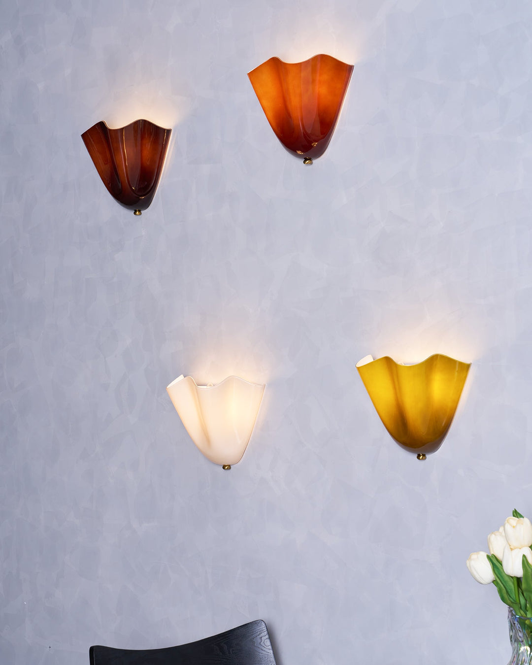 Sculpted Petal Wall Light – Modern Indoor Sconce