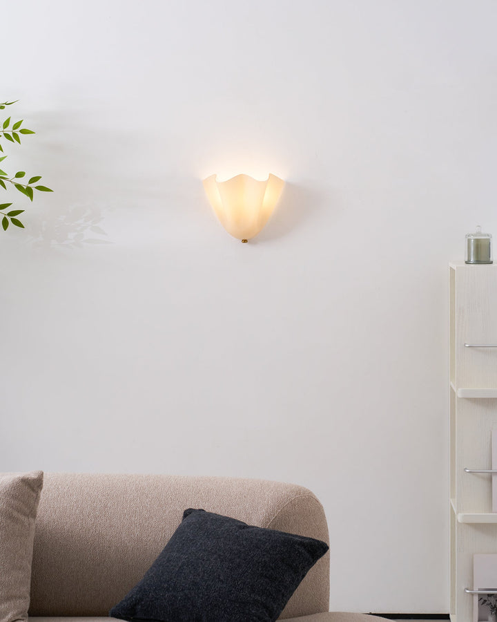 Sculpted Petal Wall Light – Modern Indoor Sconce