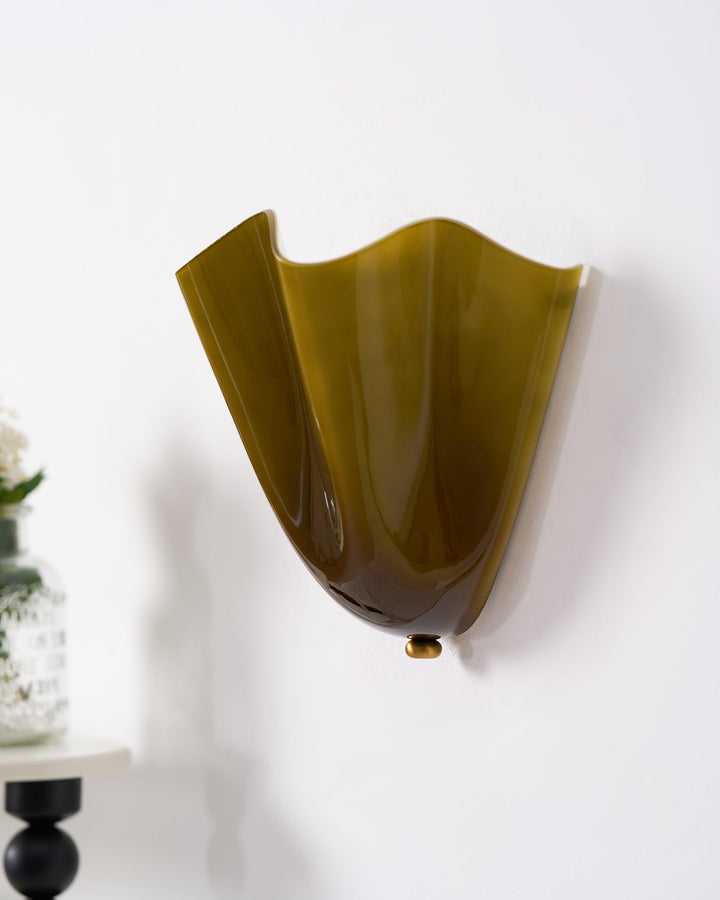 Sculpted Petal Wall Light – Modern Indoor Sconce