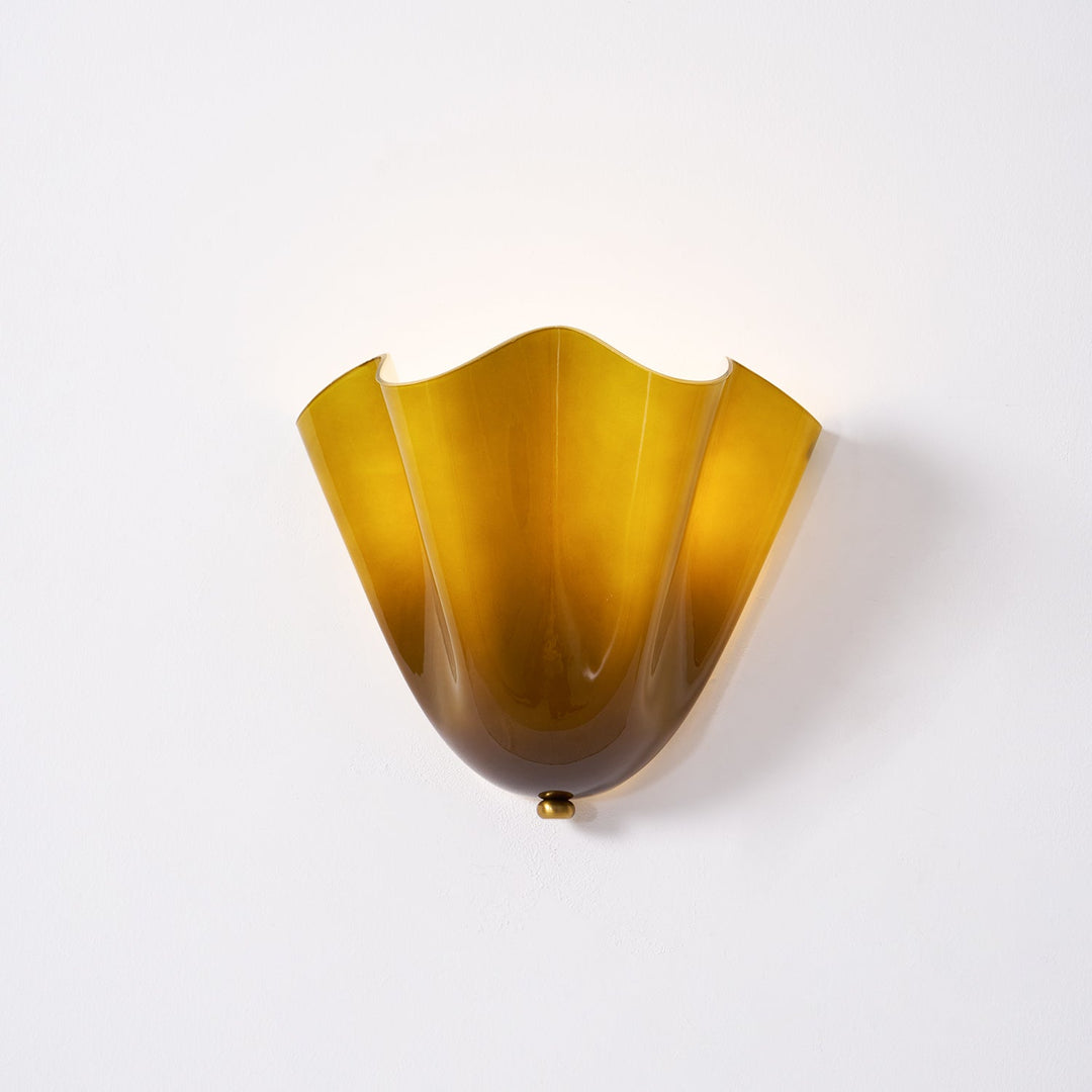 Sculpted Petal Wall Light – Modern Indoor Sconce