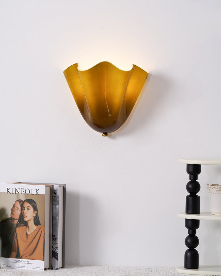 Sculpted Petal Wall Light – Modern Indoor Sconce