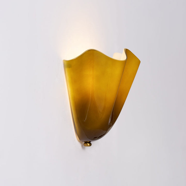 Sculpted Petal Wall Light – Modern Indoor Sconce