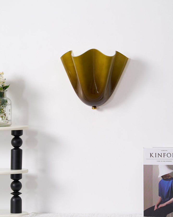 Sculpted Petal Wall Light – Modern Indoor Sconce