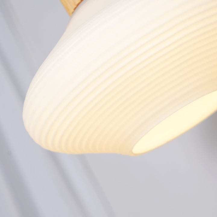 Nordica trä- och glasvägglampa