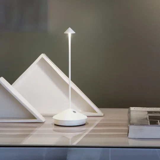 LumiTisch Kabellose LED-Tischleuchte – Dimmbar & Tragbar für Innen- und Außenbereich | Modernes Design & Wiederaufladbar