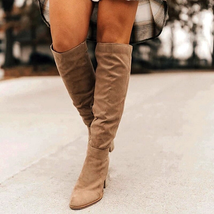 Trendige Damenstiefel Mit Blockabsatz Für Den Winter | Stilvoll