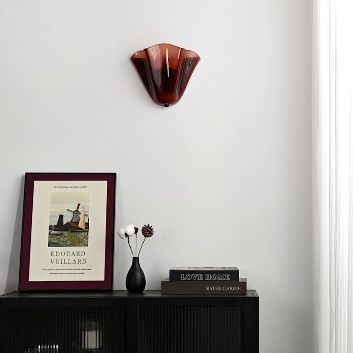 Sculpted Petal Wall Light – Modern Indoor Sconce