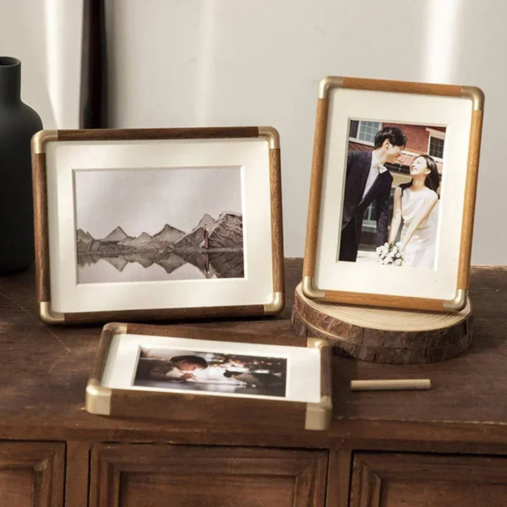 Classic Vintage-Look Tabletop Design Photo Frame