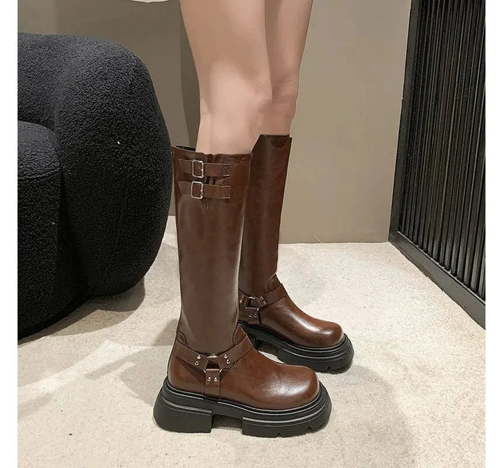 Stylische Schnallenstiefel Mit Blockabsatz | Winter