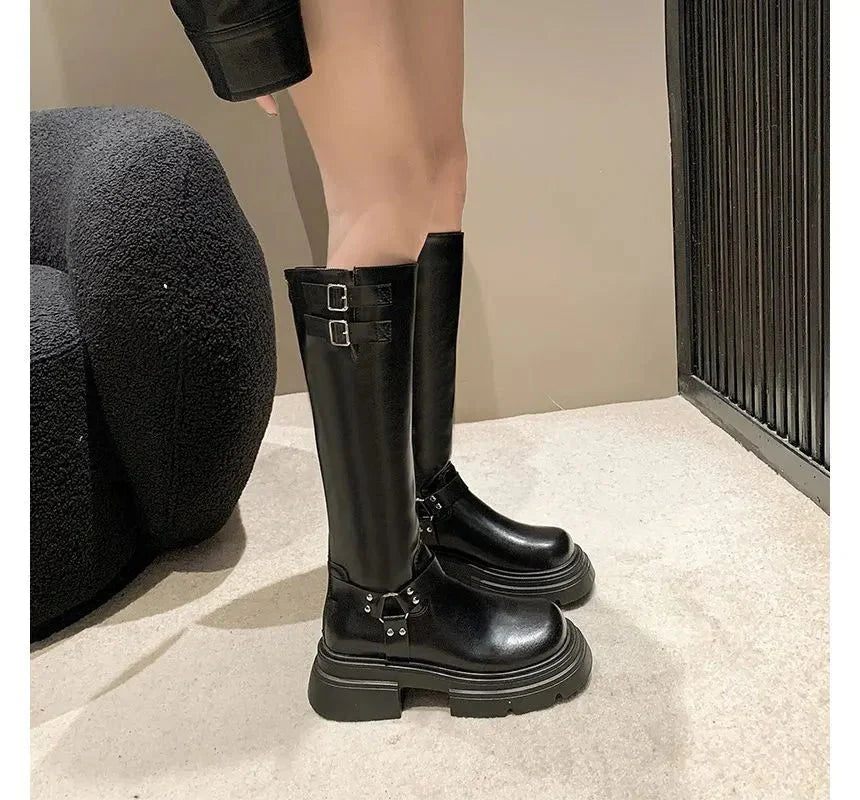 Stylische Schnallenstiefel Mit Blockabsatz | Winter