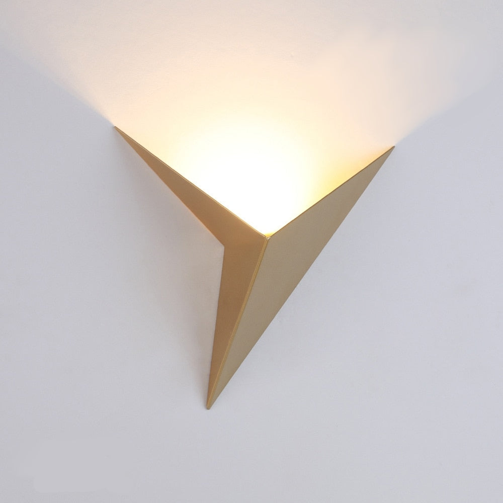 Contemporary LED Wall Light – Geometric Accent Lamp