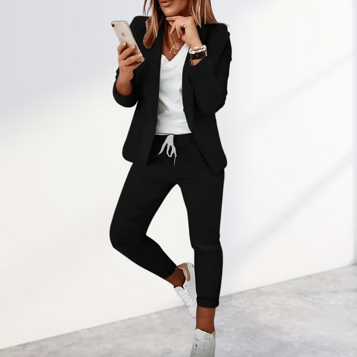 Zweiteiliges Set Aus Blazer Und Hose Für Damen | Stilvoll