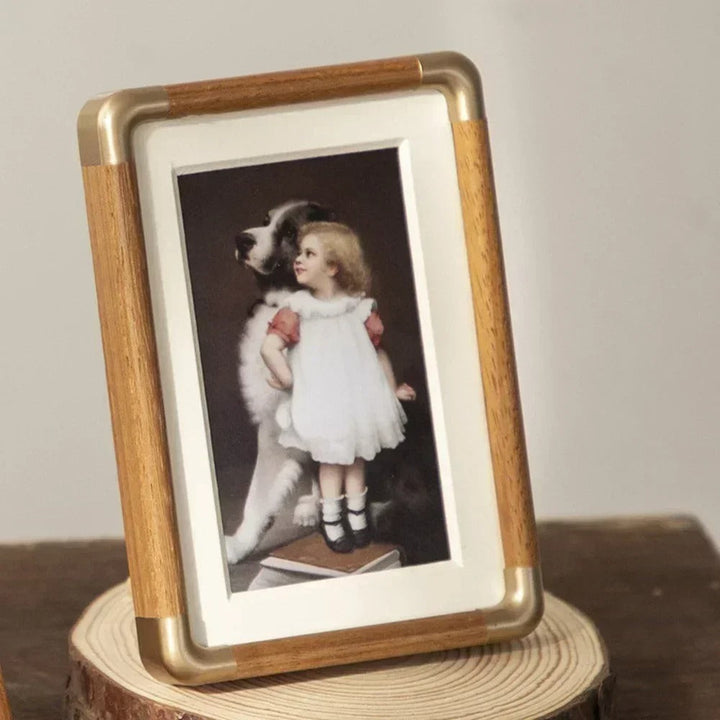 Classic Vintage-Look Tabletop Design Photo Frame