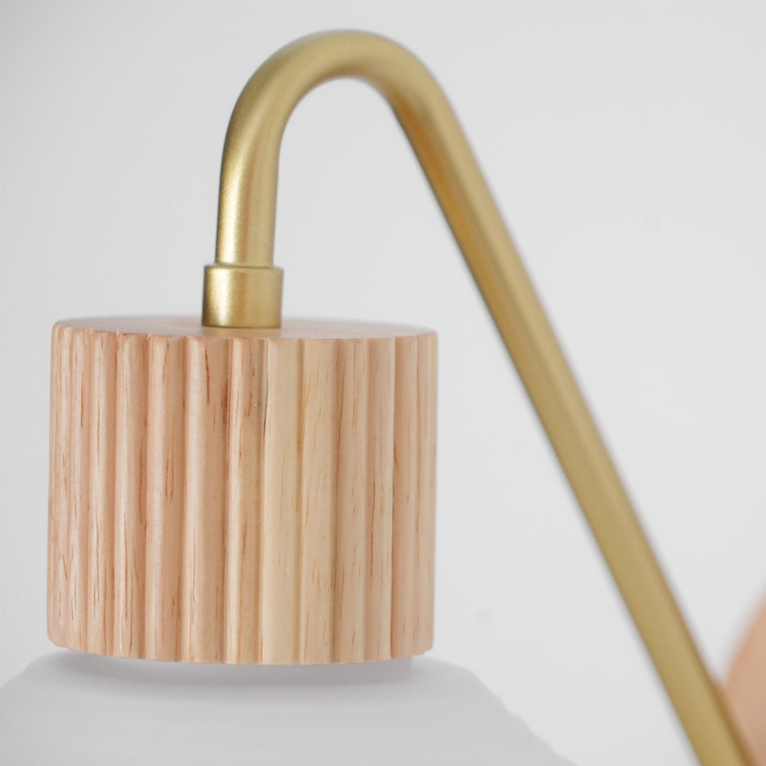 Nordica trä- och glasvägglampa